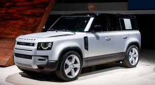 Land Rover Defender xuất sắc giành giải thưởng Thiết kế Xe hơi của năm 2021
